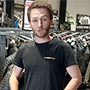 Julien, vendeur chez Maxxess Anglet, test le jeans PMJ Cruise-thumbnail