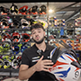 Jérémy chez Maxxess La Rochelle teste le casque modulable Schuberth E2 Explorer-thumbnail